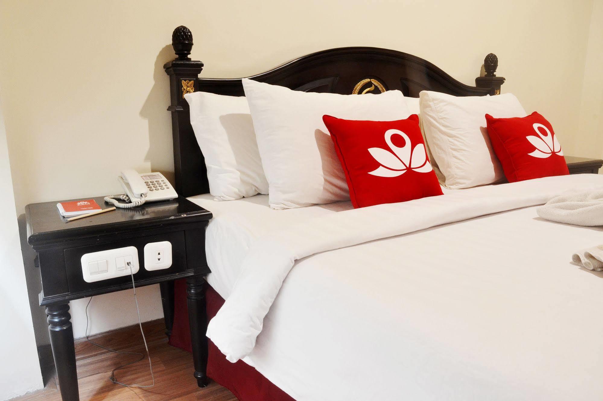 Zen Rooms Sultan Iskandar Muda سورابايا المظهر الخارجي الصورة