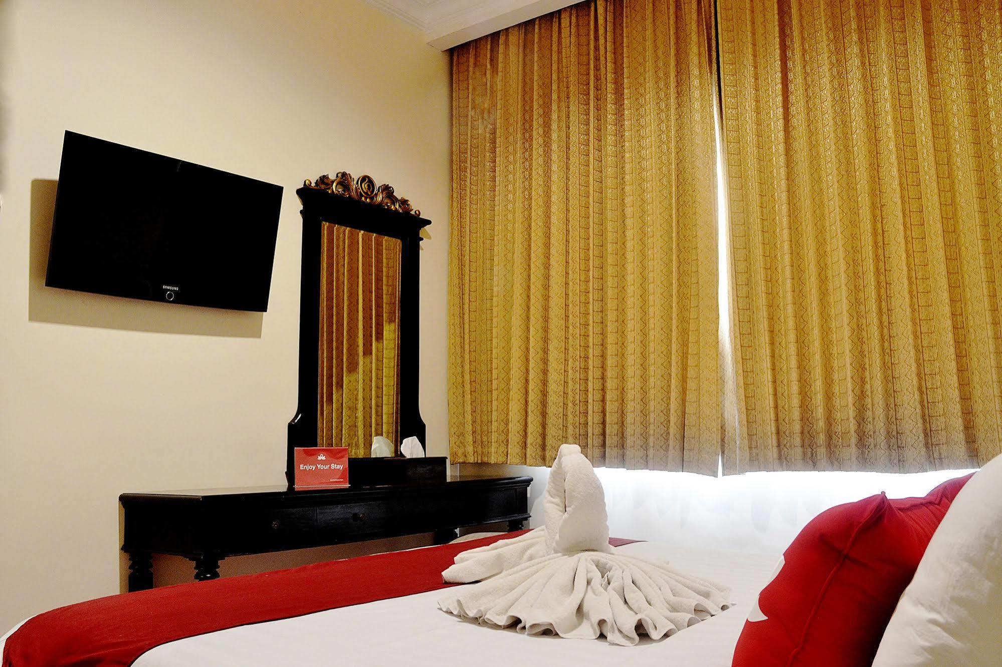 Zen Rooms Sultan Iskandar Muda سورابايا المظهر الخارجي الصورة