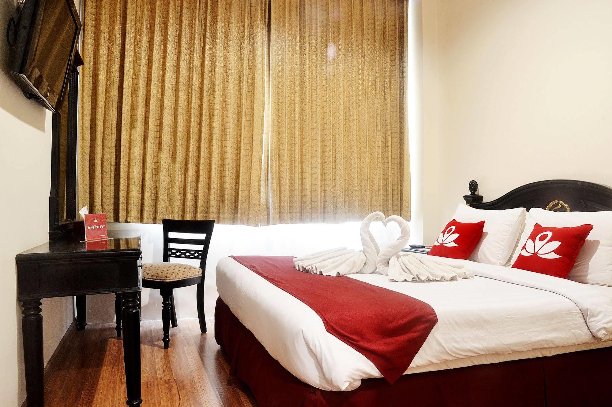 Zen Rooms Sultan Iskandar Muda سورابايا المظهر الخارجي الصورة