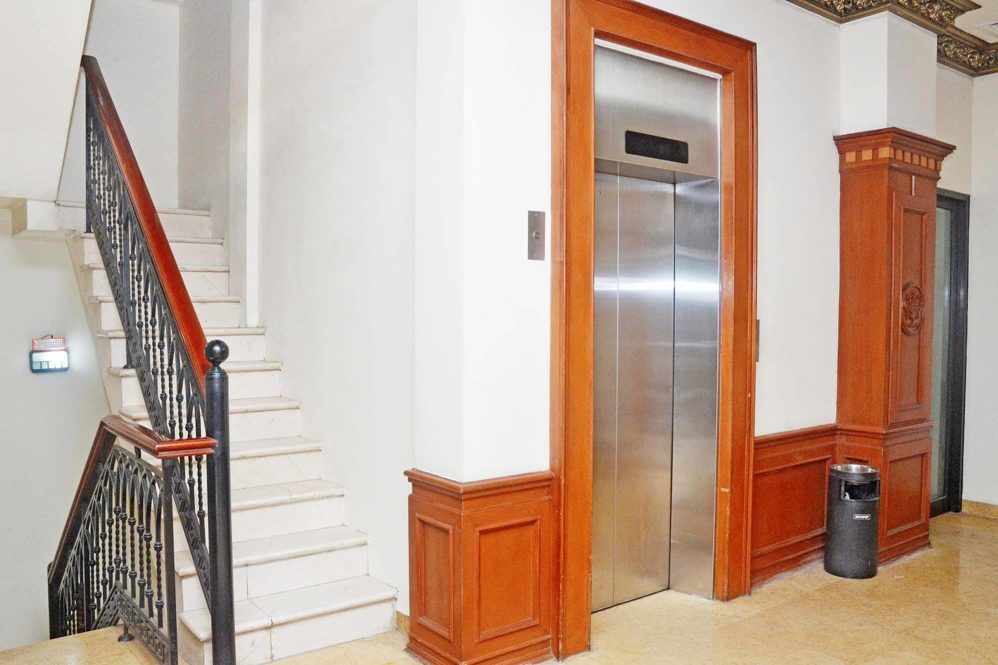 Zen Rooms Sultan Iskandar Muda سورابايا المظهر الخارجي الصورة