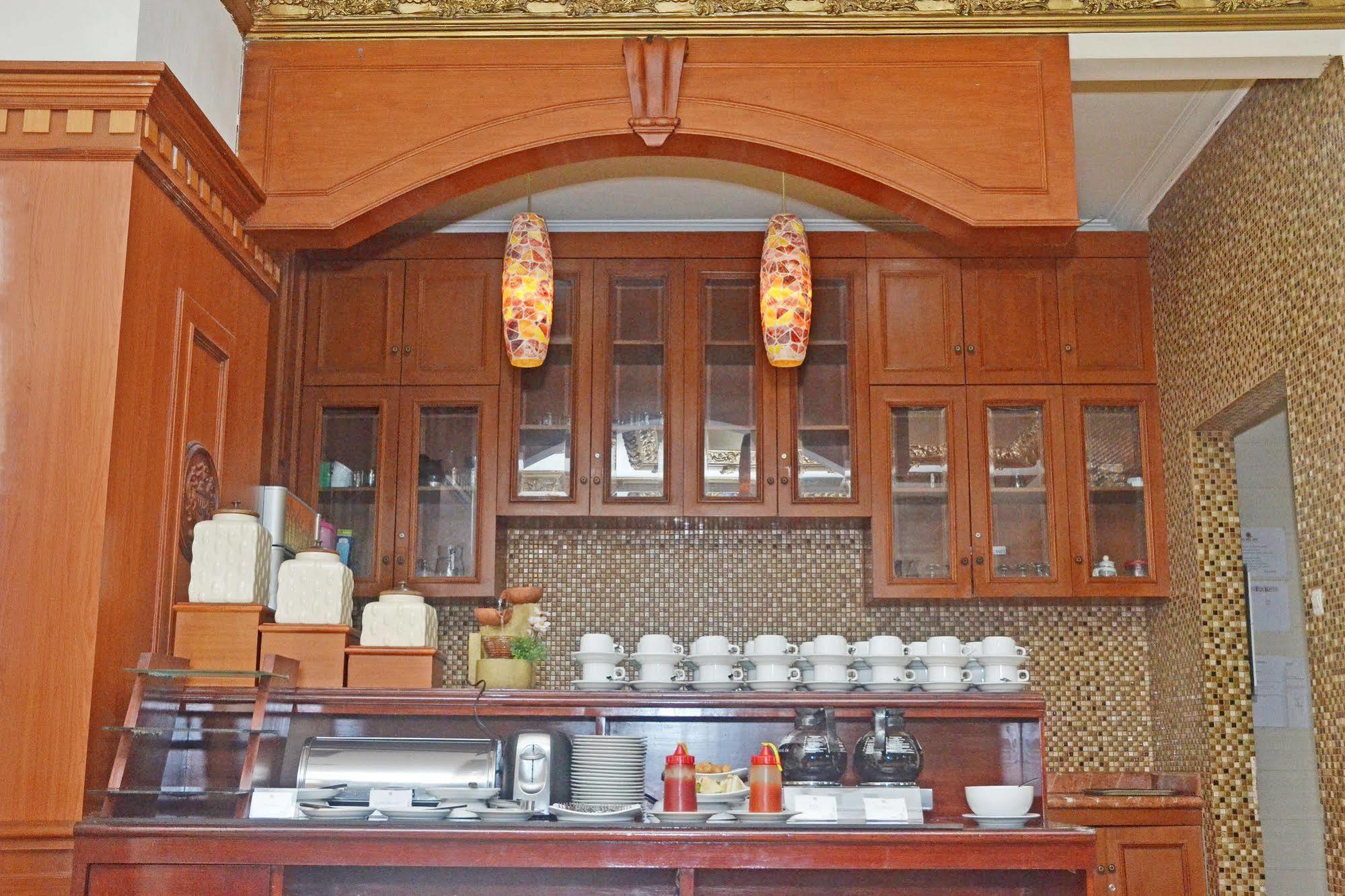 Zen Rooms Sultan Iskandar Muda سورابايا المظهر الخارجي الصورة